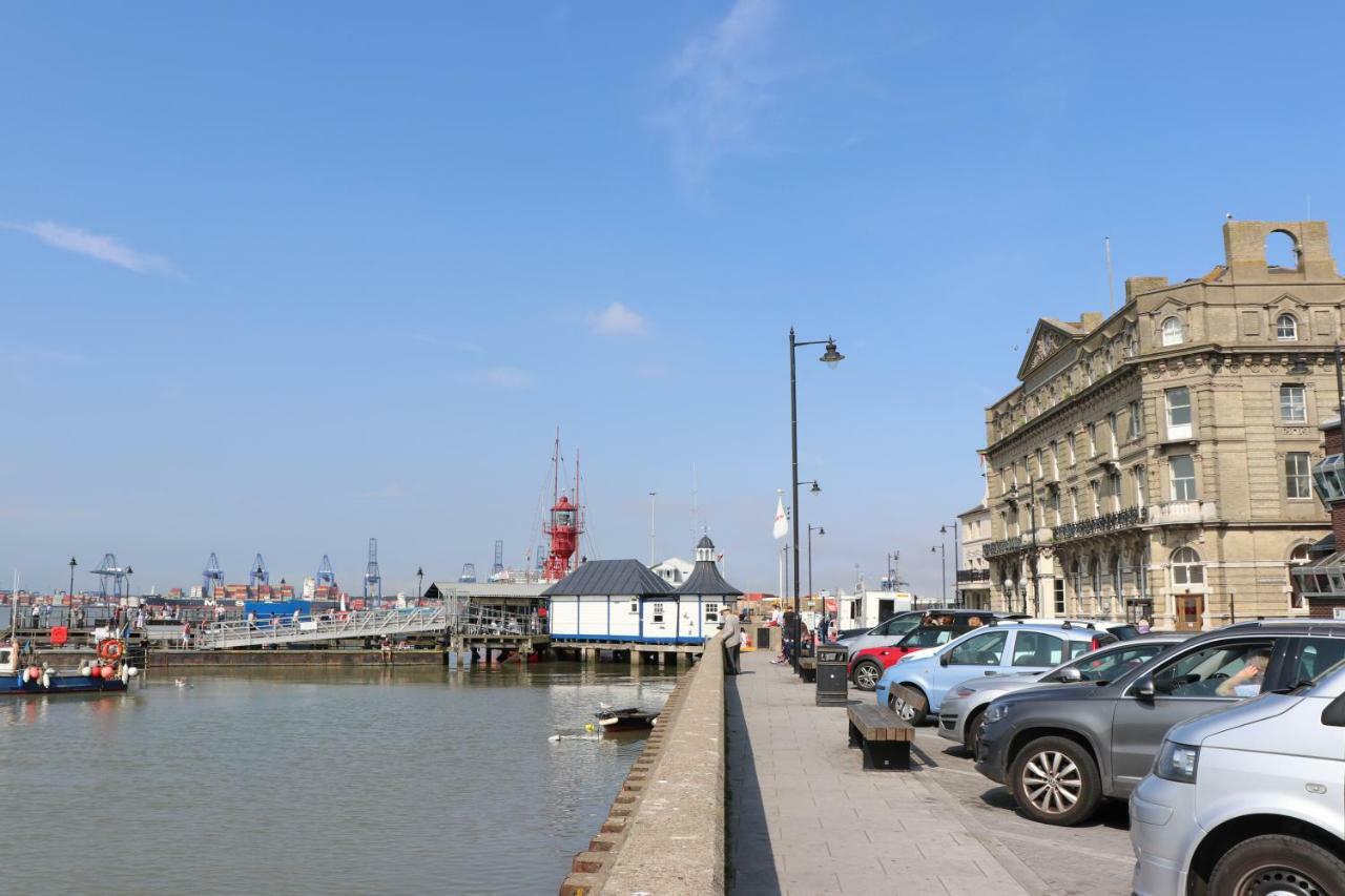 On The Quay Apartment ฮาริตช์ ภายนอก รูปภาพ